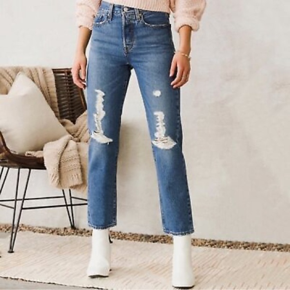 NWOT Levi's wedgie straight ripped jeans size 31